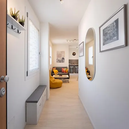 Lejlighed Charming - Conventino Modern - One-bedroom Flat With Living Area And Garage Near Boboli *
