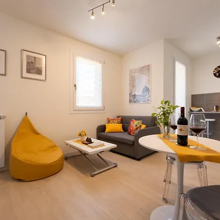 Charming - Conventino Modern - One-bedroom Flat With Living Area And Garage Near Boboli Firenze