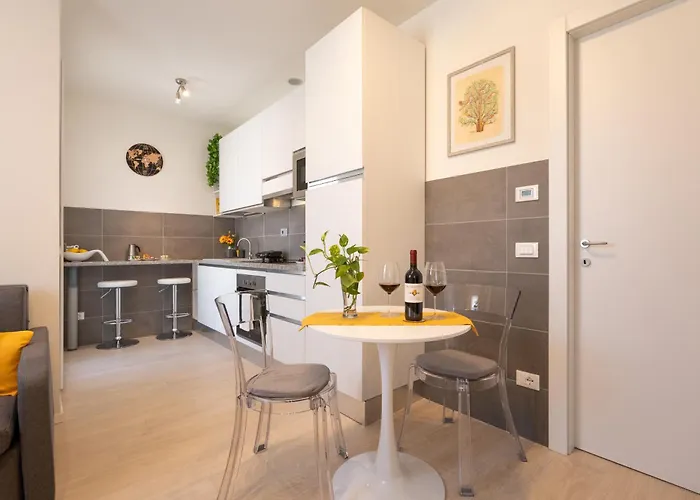 Charming - Conventino Modern - One-bedroom Flat With Living Area And Garage Near Boboli Apartment Florenz