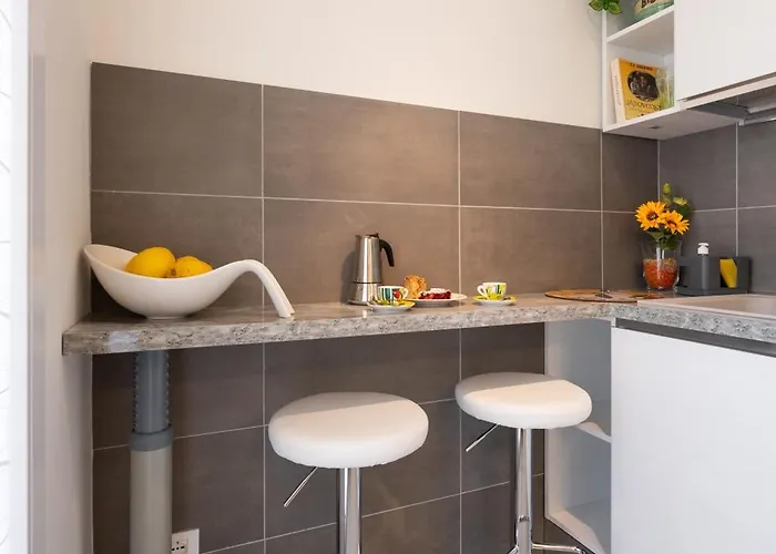 Apartment Charming - Conventino Modern - One-bedroom Flat With Living Area And Garage Near Boboli Florenz