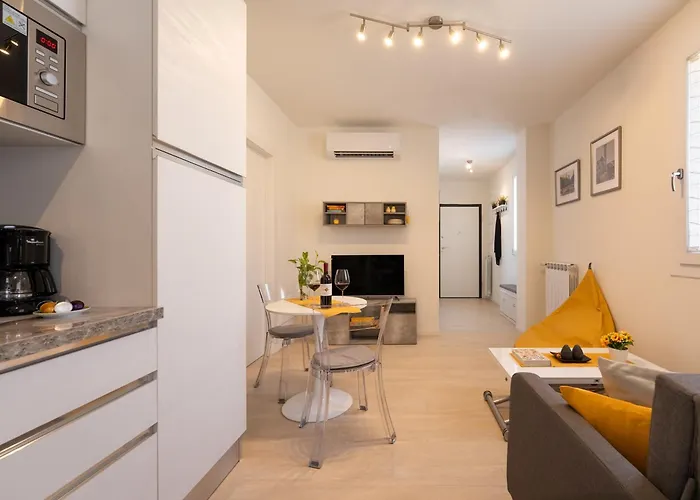 Apartment Charming - Conventino Modern - One-bedroom Flat With Living Area And Garage Near Boboli Florenz