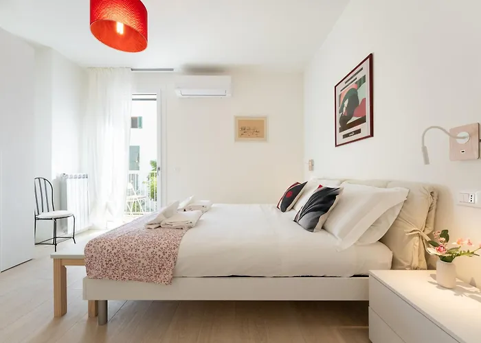Charming - Conventino Modern - One-bedroom Flat With Living Area And Garage Near Boboli Apartment Florenz